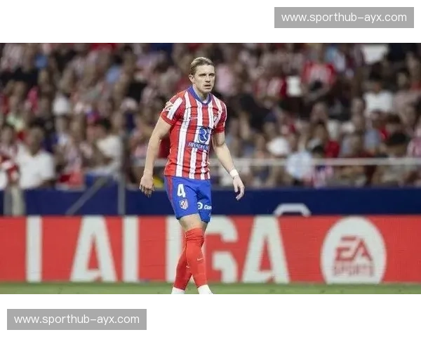 斯特拉斯堡中场恩西索冬窗留队 拒绝米兰邀约成更衣室佳话 斯特拉斯堡中场恩西索冬窗留队 拒绝米兰邀约成更衣室佳话