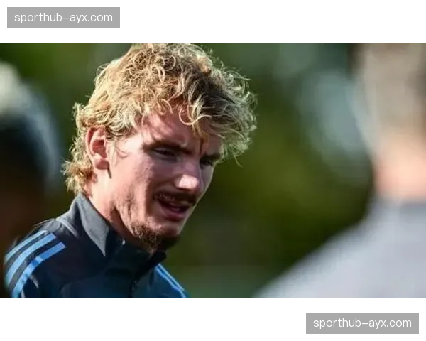 沃尔特马德串联配合精妙 纽卡斯尔新援前锋护球带动进攻出色